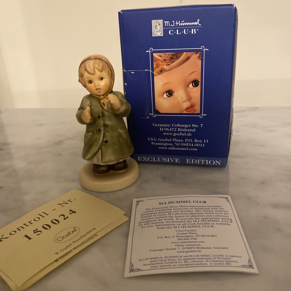 Hummel Club Membership Figurine - Keeping Time - Mint in Box 4" HUM 2183